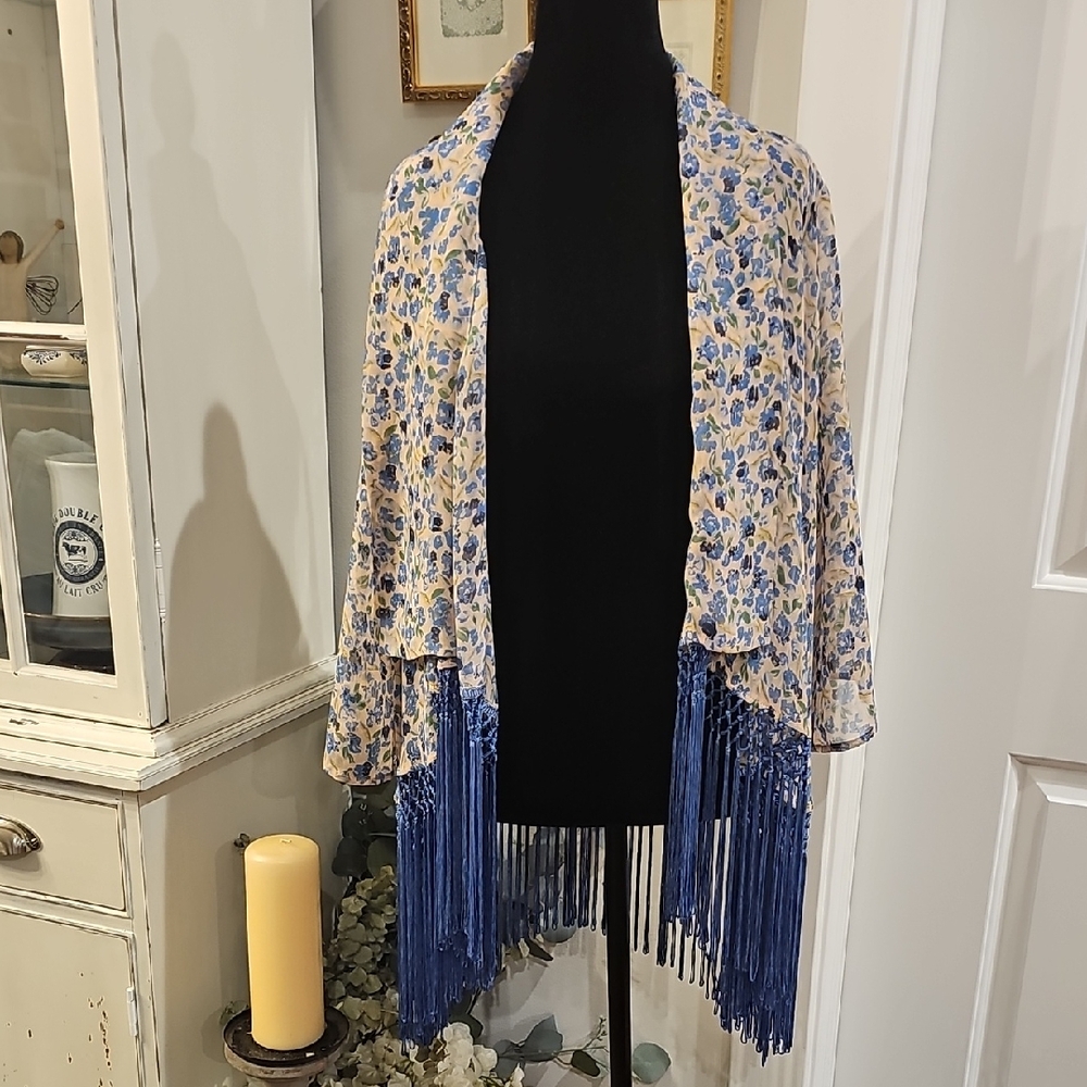 SUGARLIPS Butter Yellow Floral Fringe Kimono Size Medium Cottagecore Grannycore‎